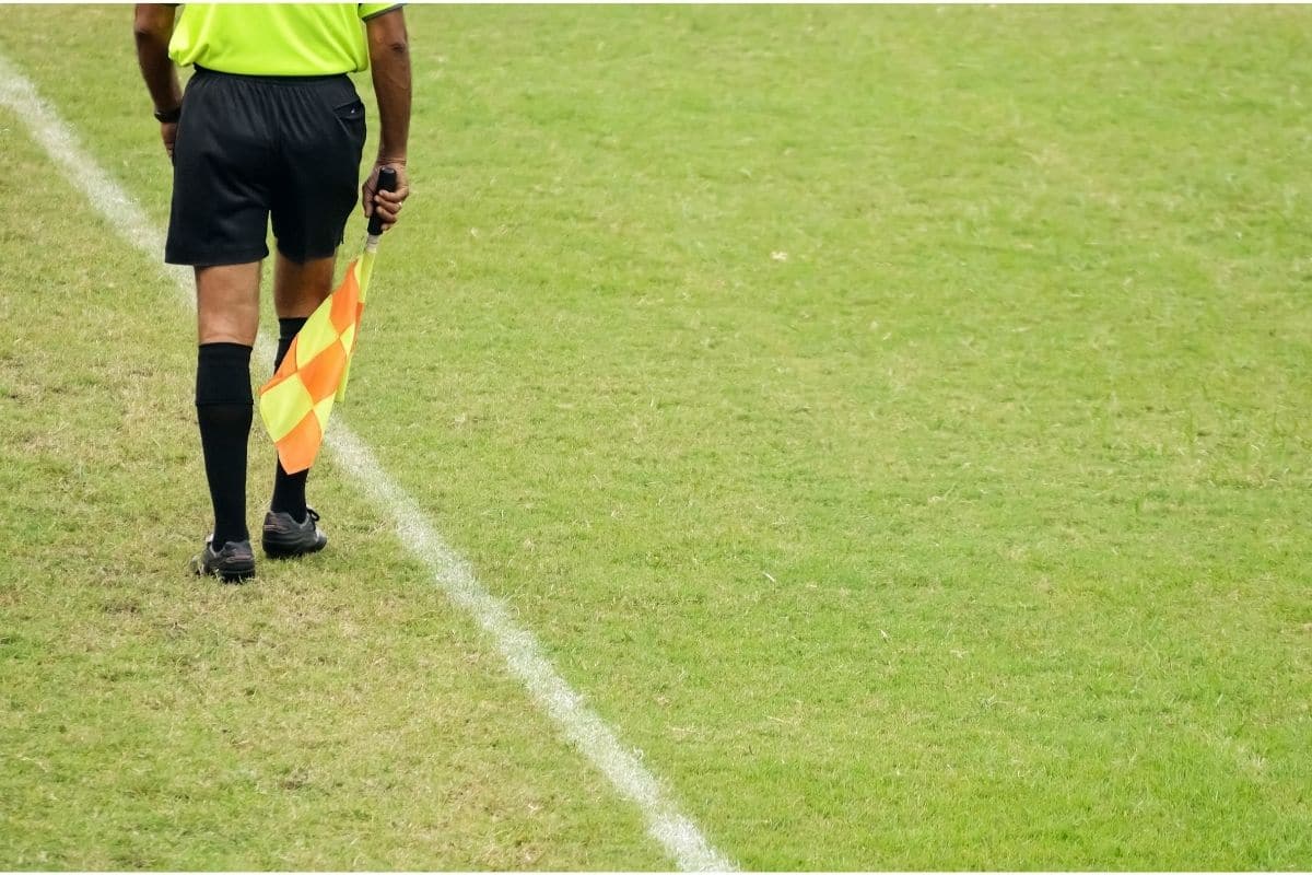 Duties Of The Assistant Referee In Soccer
